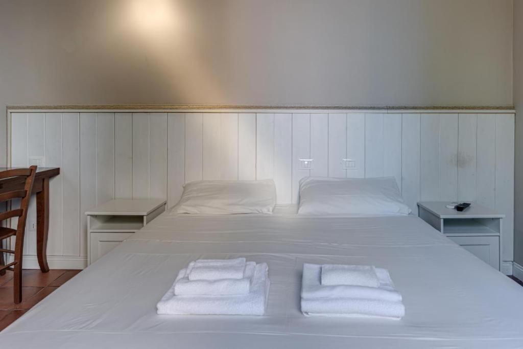 Piazza San Domenico Rooms - Bedinbolognacentro Eksteriør billede