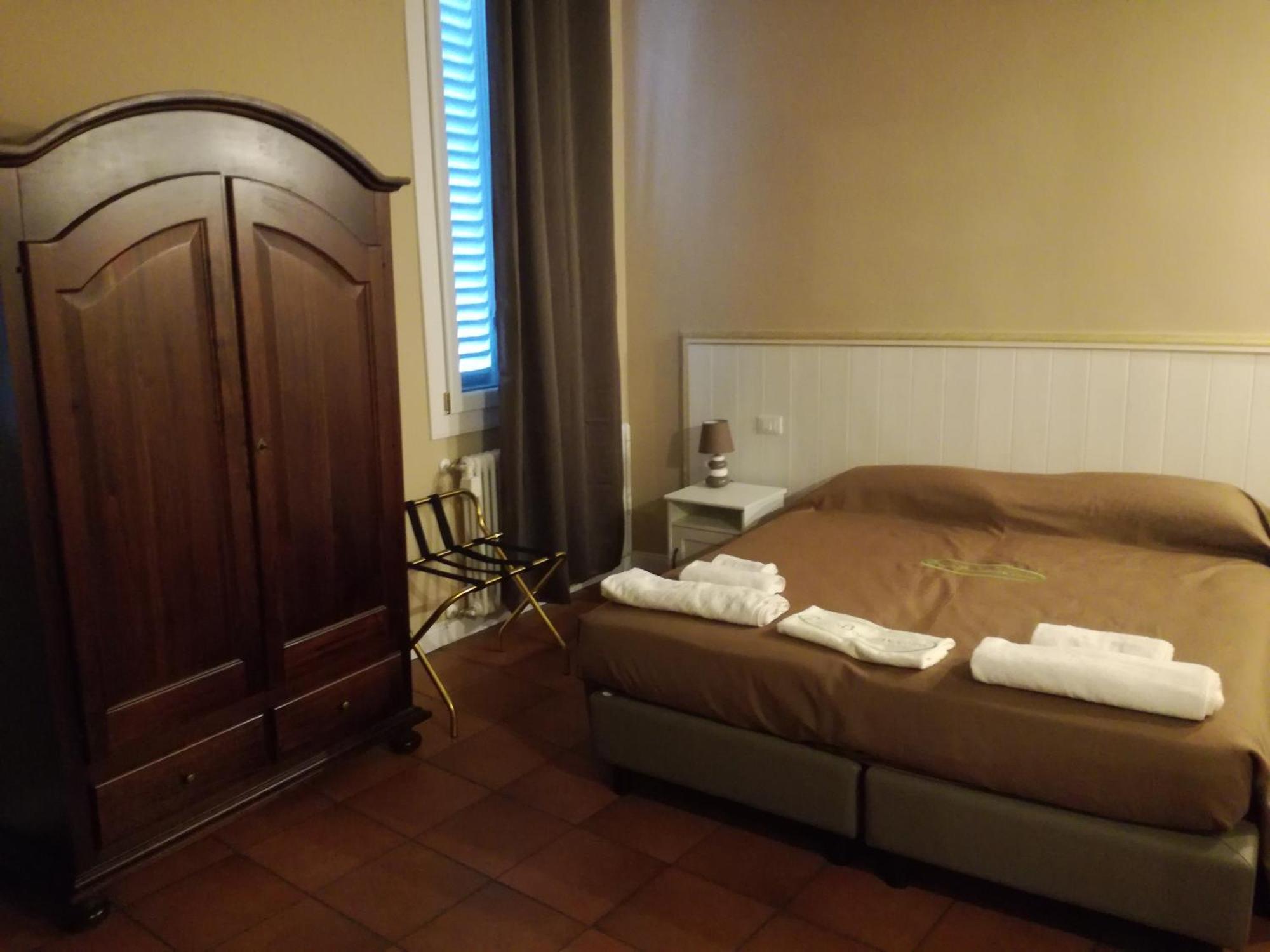 Piazza San Domenico Rooms - Bedinbolognacentro Eksteriør billede